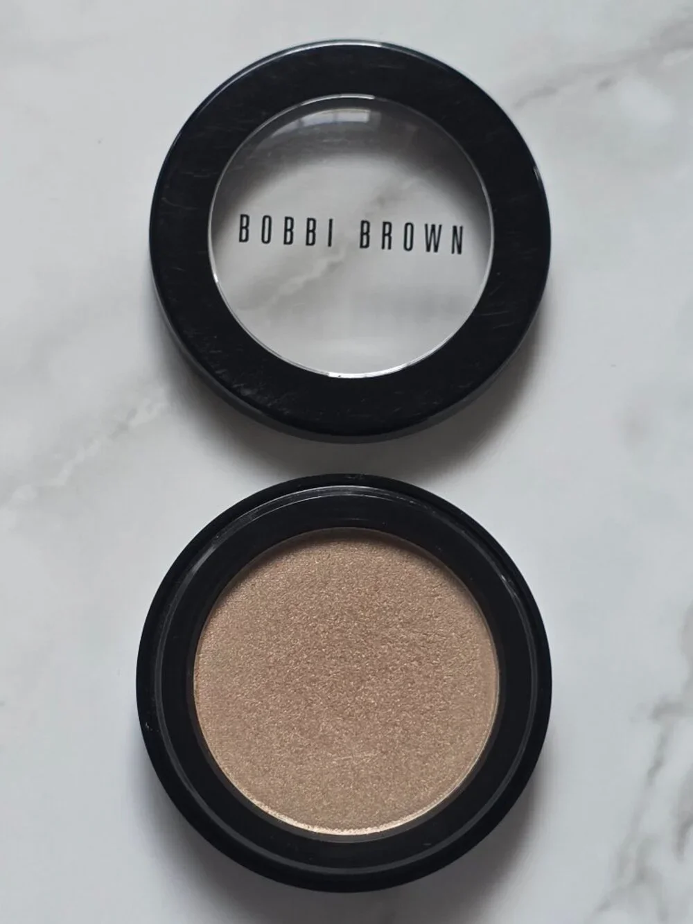 Bobbi Brown BEIGE 17 Shimmer Wash Eye Shadow (0.09 oz.)